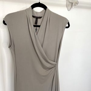 BCBG GRAY WRAP MIDI CAP SLEEVE DRESS SIZES US XXS & XS